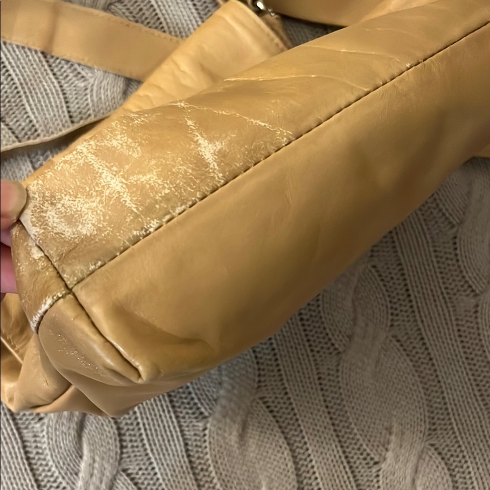 RUDSAK Tan Crossbody Bag with Adjustable Strap and Flap Closure - Picture 9 of 9